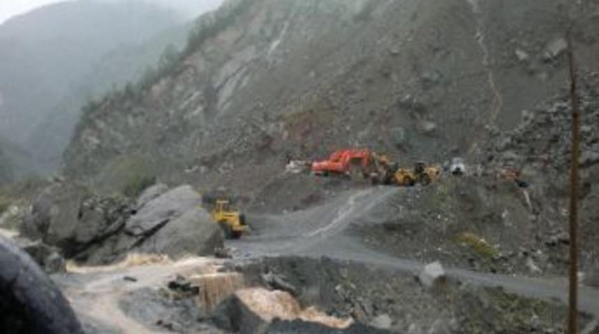 Rize&rsquo;de Taş Ocağında G&ouml;&ccedil;&uuml;k