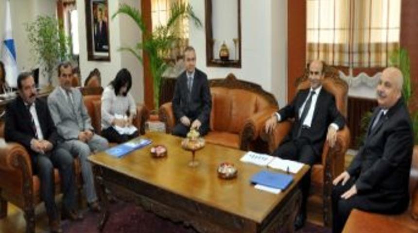 Vali Mahmut Demirtaş&rsquo;tan Adıyaman &Uuml;niversitesi'ne Ziyaret