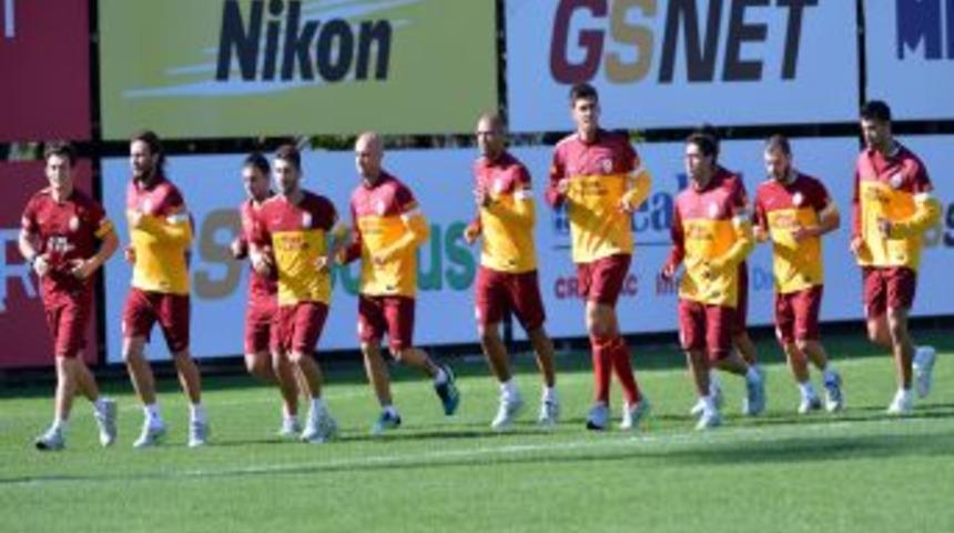 Galatasaray, Milli Oyunculardan Yoksun &Ccedil;alıştı