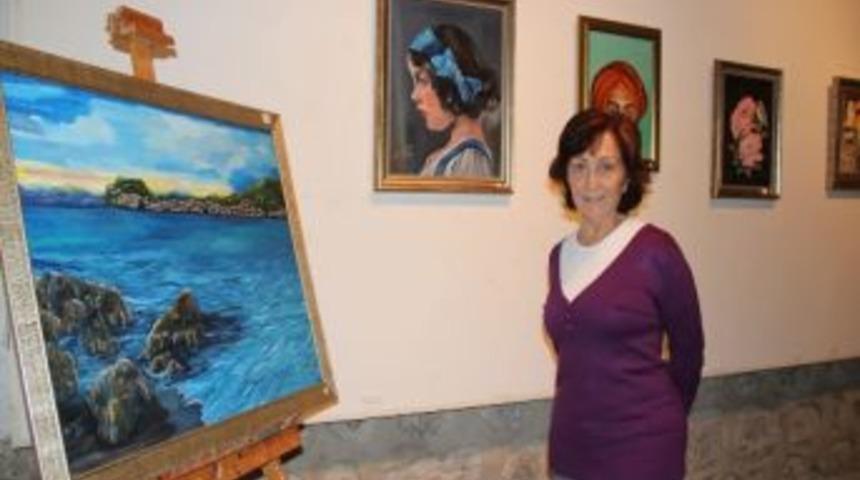 Ev Hanımından Resim Sergisi