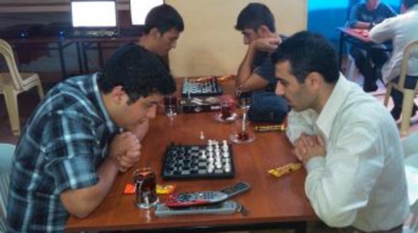 Artvin Ufuk Yurdu'ndan Satran&ccedil; Turnuvası