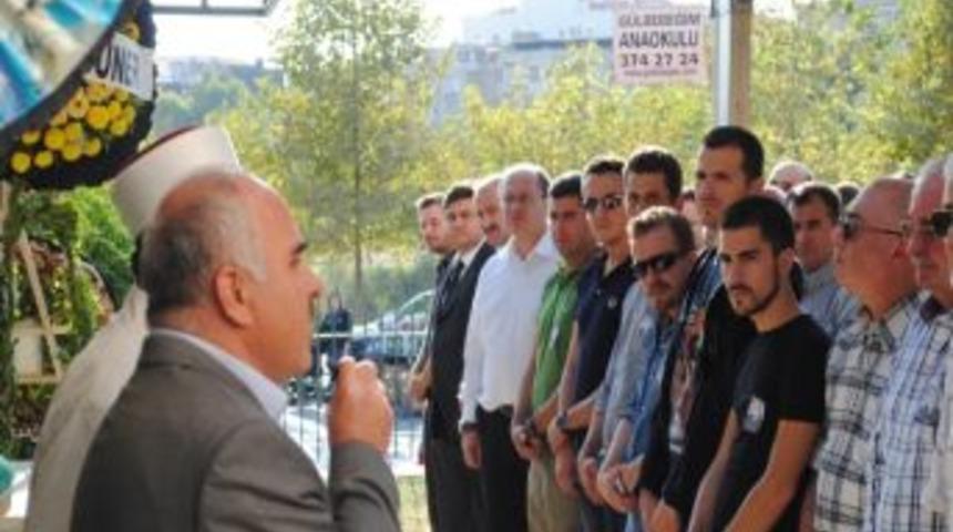 Kazada Ağır Yaralanan Doktor Yaşam Savaşını Kaybetti