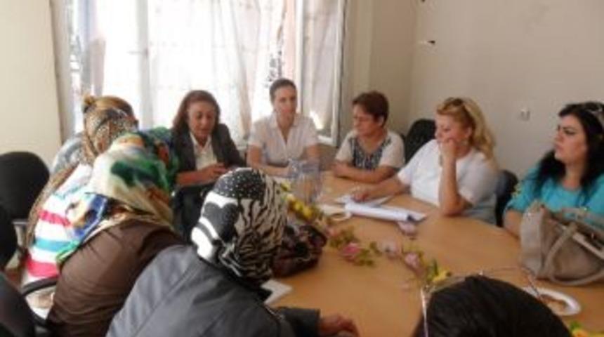 Torbalı&rsquo;da Ak Kadınlara Se&ccedil;im Eğitimi