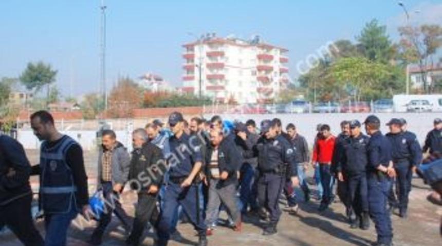 Ka&ccedil;ak Akaryakıt Operasyonunda 5 Tutuklama