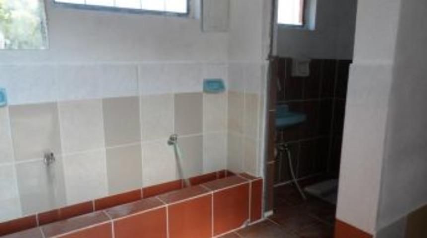 Mezarlığa Şadırvan ve Mescit yaptılar