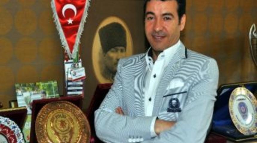 Hokey Federasyonunda Başkan Sadık Karakan Tek Aday