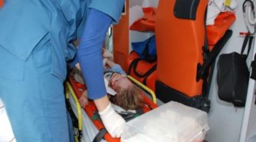 İkinci Kattan D&uuml;şen 1 Yaşındaki &Ccedil;ocuk Yaralandı