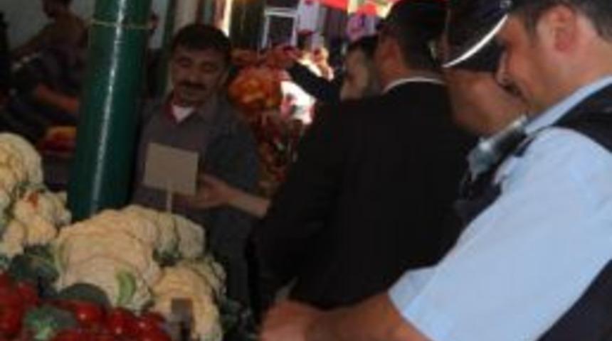 S&ouml;ylemler, Resmi Kıyafetle Alış Verişi Yasaklattı