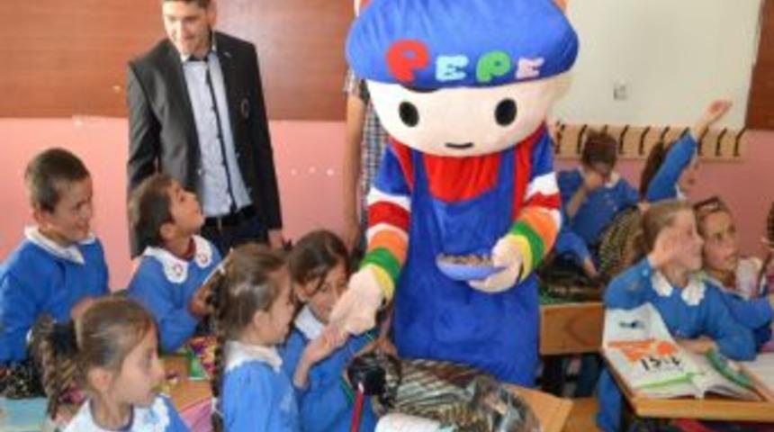 İyilik El&ccedil;ileri, Y&uuml;z G&uuml;ld&uuml;rmeye Devam Ediyor