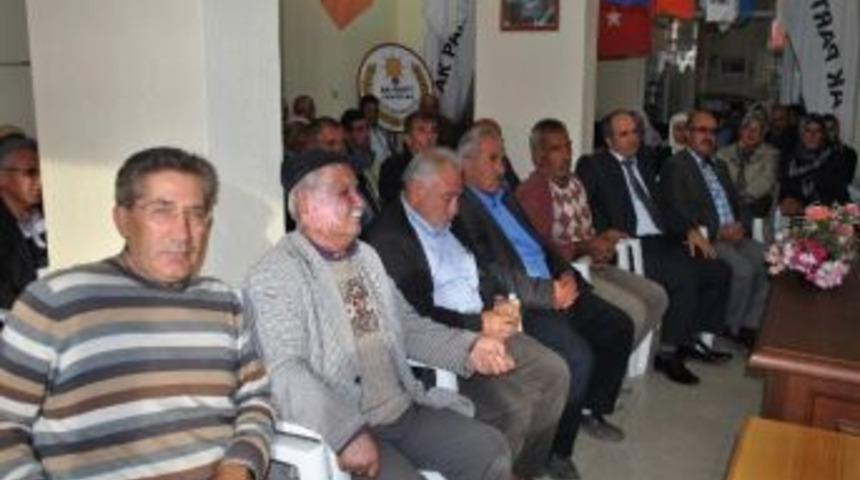Ak Parti &Uuml;&ccedil; İl&ccedil;ede Danışma Toplantısı Yaptı
