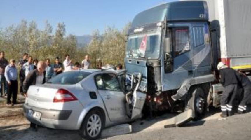 Bolu&rsquo;da Trafik Kazası: 2 &Ouml;l&uuml;, 3 Yaralı