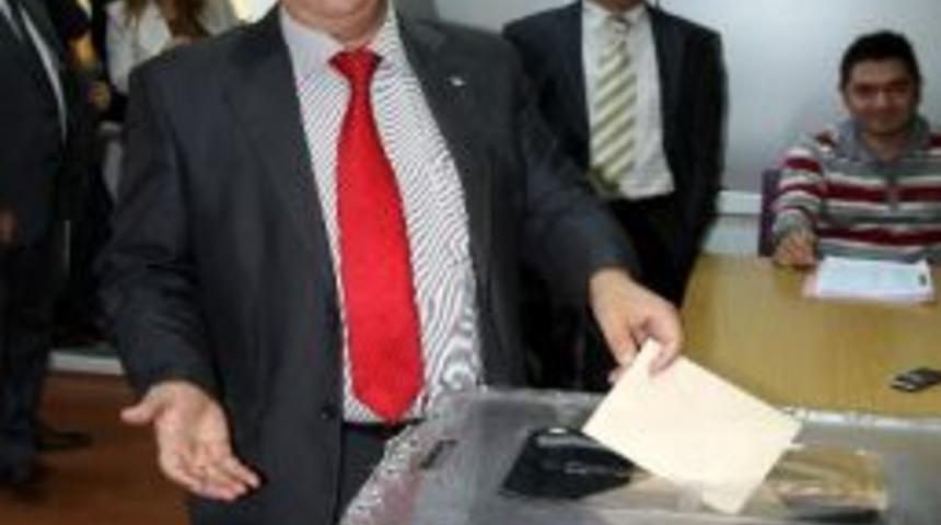 Uşak Barosu&rsquo;nda Başkanlığa Baki Kantar Se&ccedil;ildi