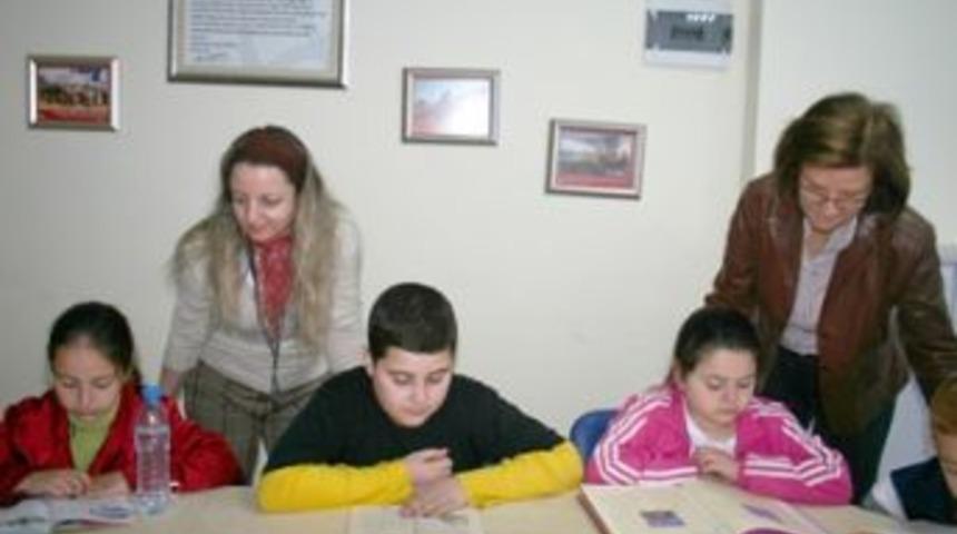 K&uuml;t&uuml;phane yenileniyor&hellip;