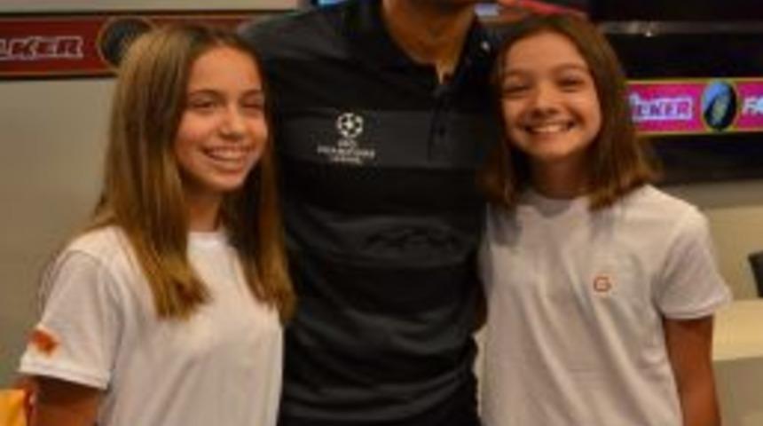 Felipe Melo Ile &Uuml;lker Fan Zone'da &Ccedil;ocuk Saati
