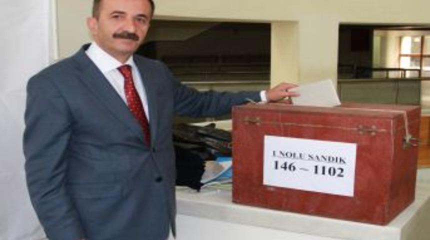 Bursa Barosu'nun Yeni Başkanı Av. Ekrem Demir&ouml;z