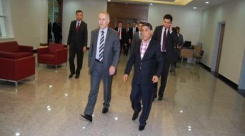 Vali Ata&rsquo;dan Oğuzeli Belediyesi&rsquo;ne Hayırlı Olsun Ziyareti