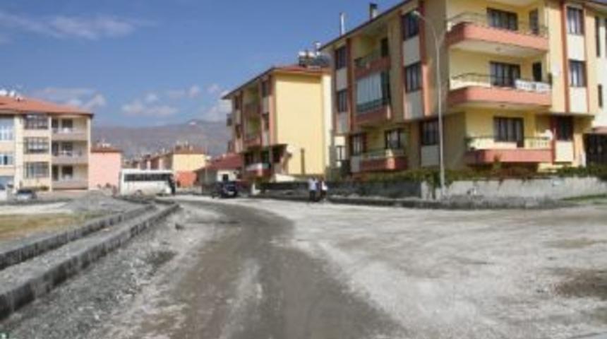 Erzincan Belediyesi Kaldırım &Ccedil;alışmalarına Hız Verdi