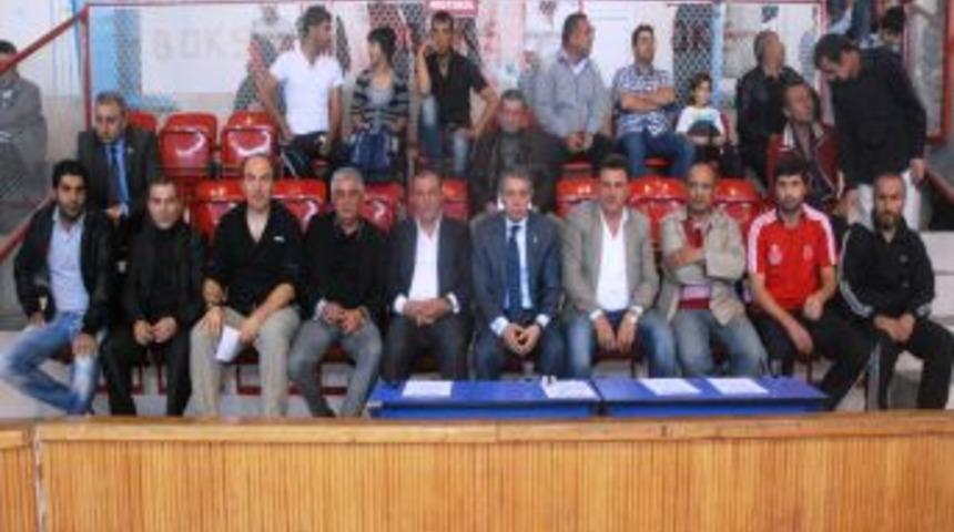 Fenerbah&ccedil;e, Ringde Hız Kesmedi