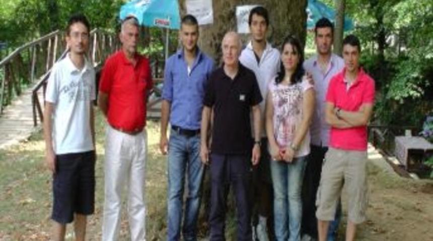 T&uuml;rkiye Gen&ccedil;lik Federasyonu 18 Yaşı Destekliyor