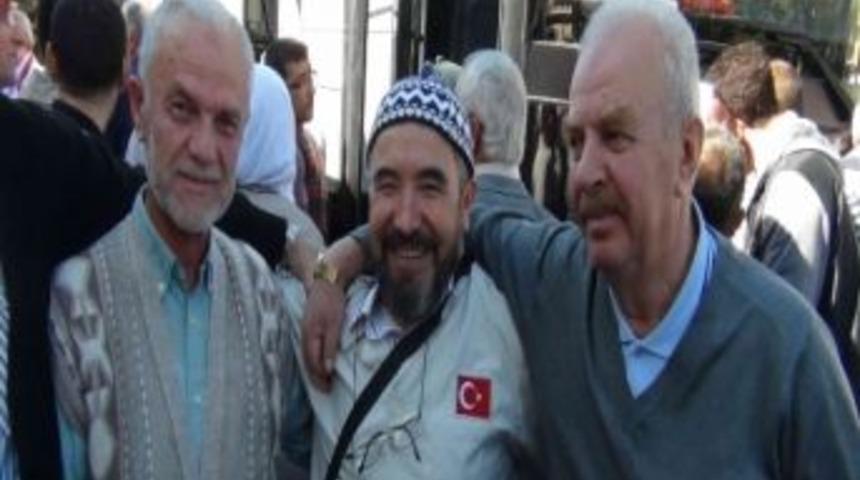 Simav 18 Kişilik Son Hacı Kafilesini Dualarla Uğurladı