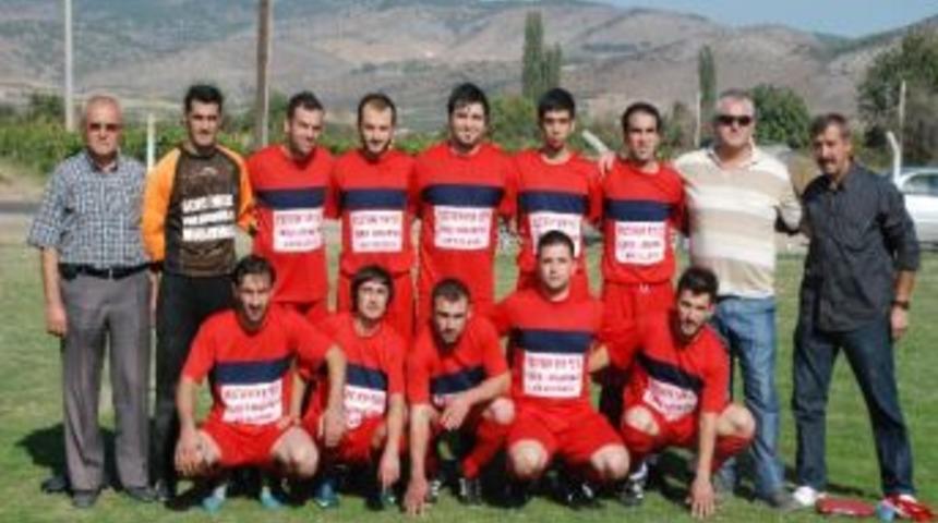 Akselendi Belediyespor, İlk Ma&ccedil;ında Donatımspor&rsquo;u 2-1 Yendi