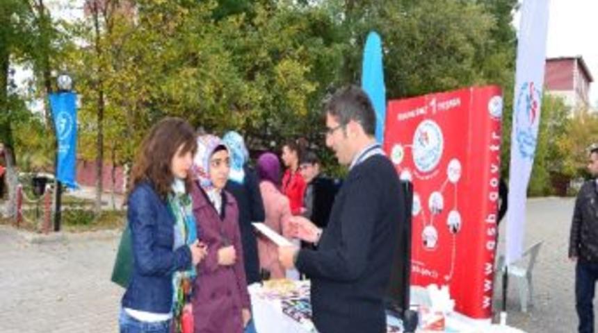 Bakanlığımız 1 Yaşında Standı B&uuml;y&uuml;k İlgi G&ouml;r&uuml;yor