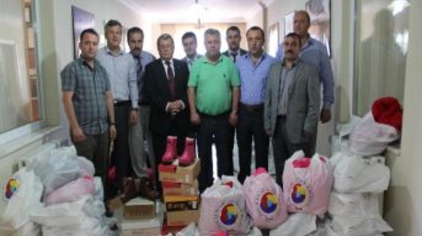 Alaplı Tso&rsquo;dan 675 &Ouml;ğrenciye Bot Ve Mont Yardımı