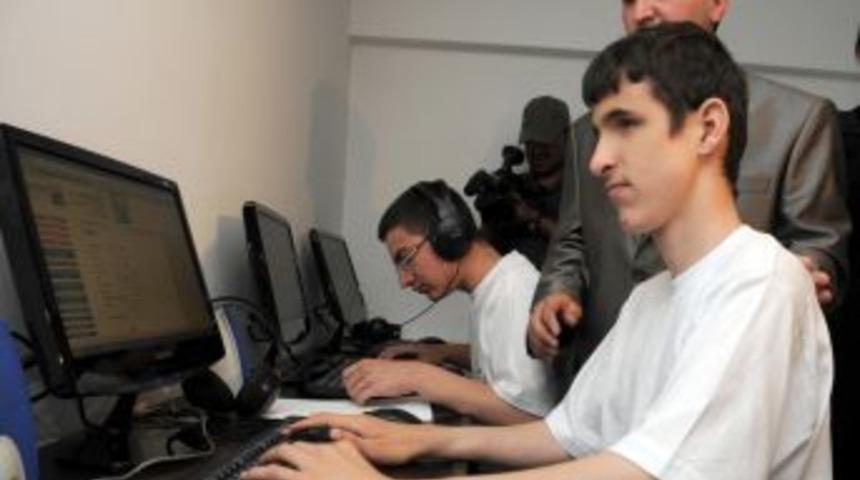 Antalya'da 100 G&ouml;rme Engelli Sesli K&uuml;t&uuml;phaneden Yararlandı