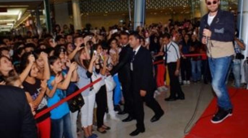 Palm City Mersin&rsquo;de Murat Dalkılı&ccedil; izdihamı
