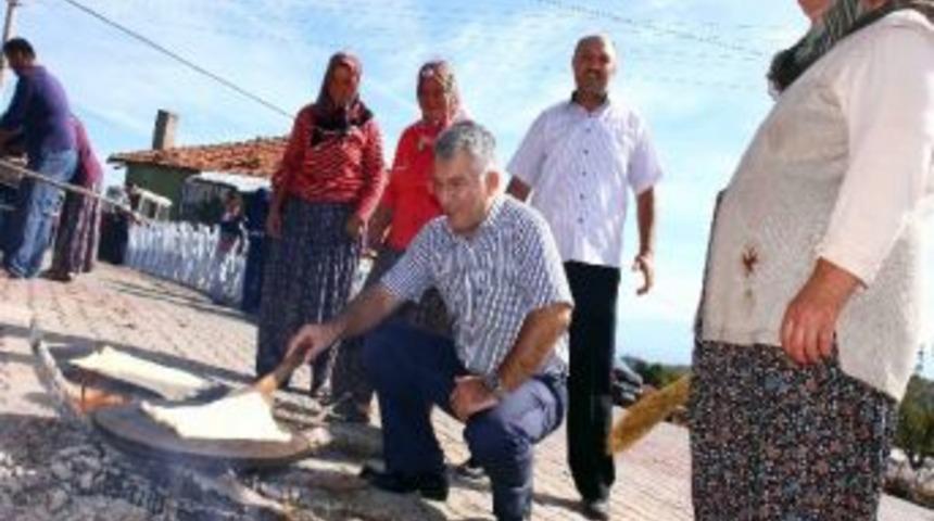 Başkan Vekili &Ouml;zak İzmit'in K&ouml;ylerini Gezdi