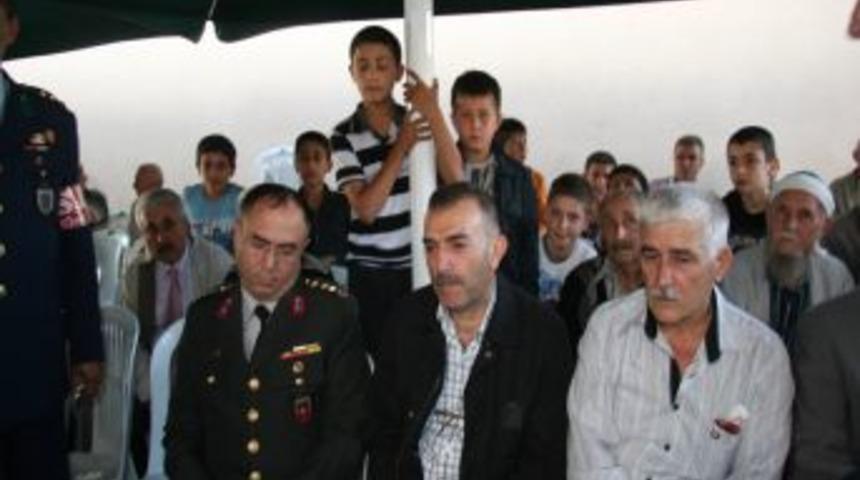 Şehit &Uuml;steğmen K&ouml;roğlu'nun Baba Ocağı, Taziyeye Gelenlerle Dolup Taşıyor