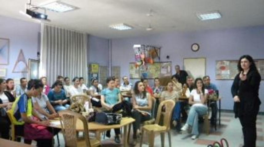 &Uuml;lkem Koleji'nde Velilere Seminer