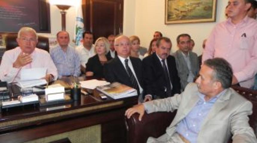 Posbıyık, Revizyon Kararının Iptalini Isteyen AK Parti'li &Uuml;yelere Tepki G&ouml;sterdi