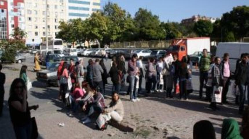 A&ouml;f B&uuml;rosu &Ouml;n&uuml;nde Kayıt &Ccedil;ilesi