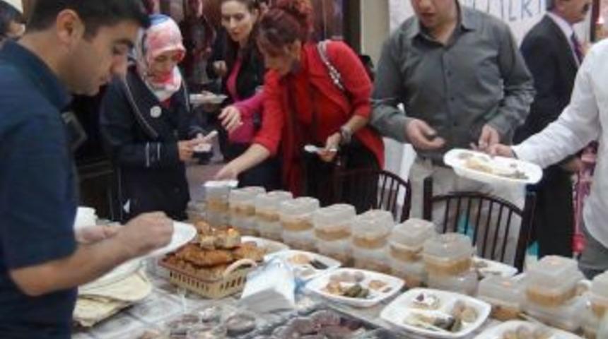 Muş'ta &Ouml;ğrenciler Yararına Kermes