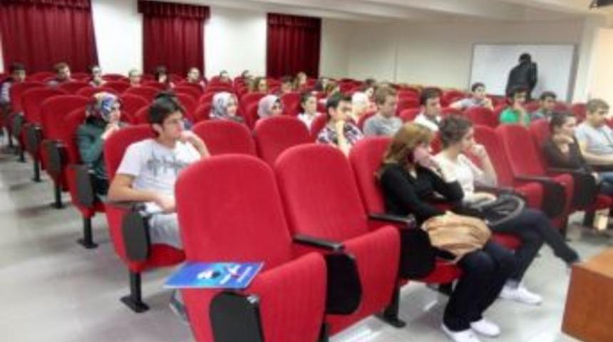 &Ccedil;om&uuml;'de Burs Bilgilendirmesi