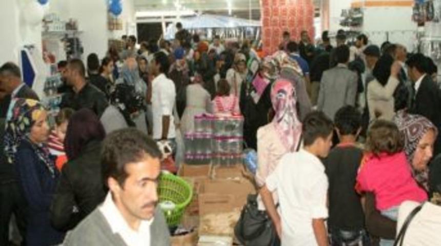 Ucuzluk Mağazasına B&uuml;y&uuml;k İlgi