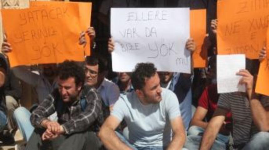 Kürtçe Öğretmen Adaylarından Oturma Eylemi