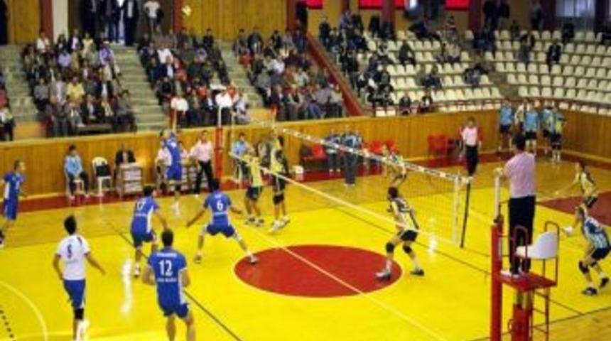 4 Eyl&uuml;l Belediyespor Voleybol Takımı Sezona Galibiyetle Başladı