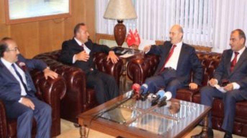 Trabzon Uzung&ouml;l Teleferik Projesi İ&ccedil;in El Sıkışıldı