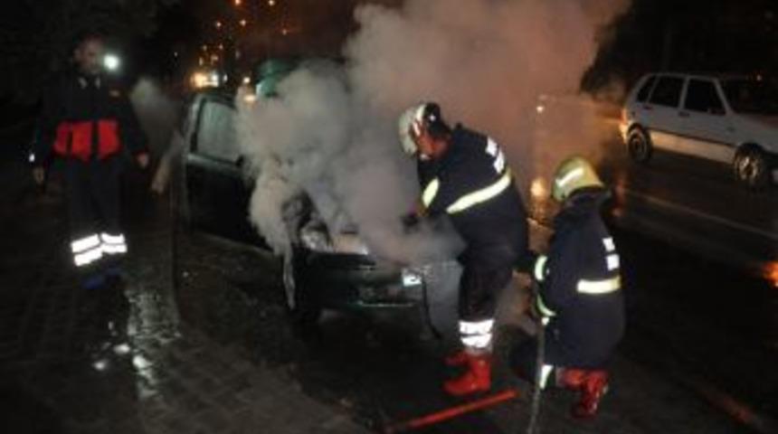 Yozgat&rsquo;ta Seyir Halindeki Otomobil Alev Aldı