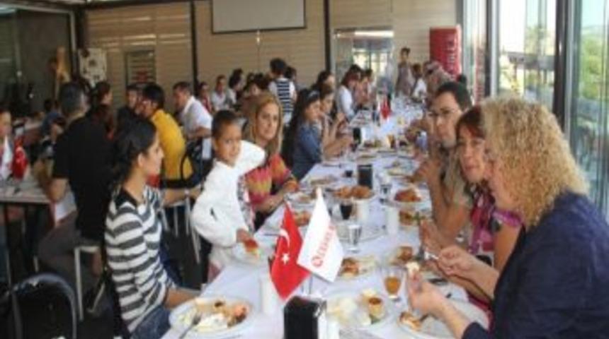 &Ouml;ğrencilerin Brunch Keyfi