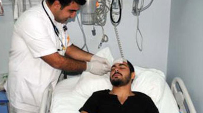 Minib&uuml;s şof&ouml;r&uuml; &ouml;ğrenciyi d&ouml;vd&uuml;