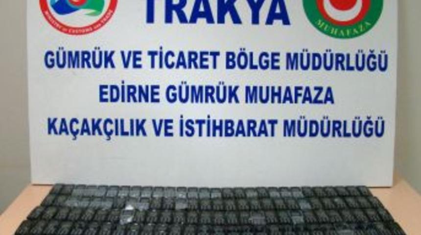 Kapıkule'de 288 Ka&ccedil;ak Cep Telefonu Ele Ge&ccedil;irildi