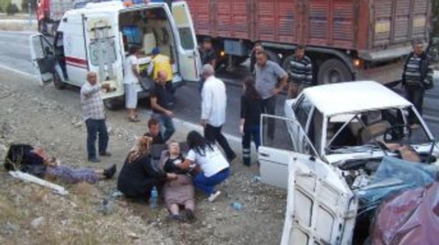 Korkuteli Tefenni Yolunda Kaza