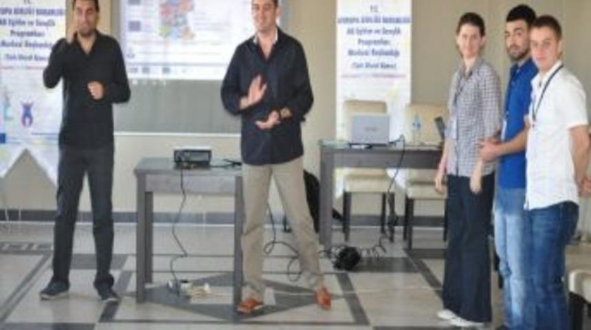 Ab Eğitim Ve Gen&ccedil;lik Programlarını Eğlenerek &Ouml;ğrendiler