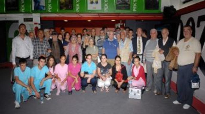 Huzurevi Sakinlerinin Sinema Keyfi