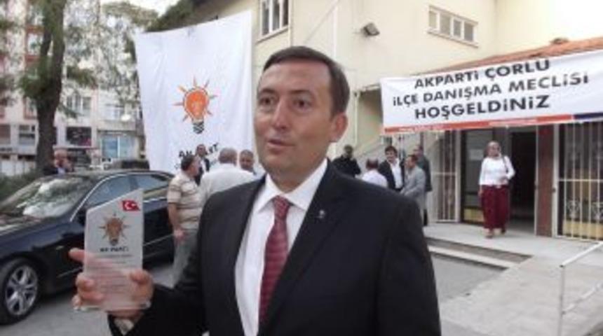 Ak Parti'den En Fazla &Uuml;ye Yapan Teşkilat Başkanına Plaket