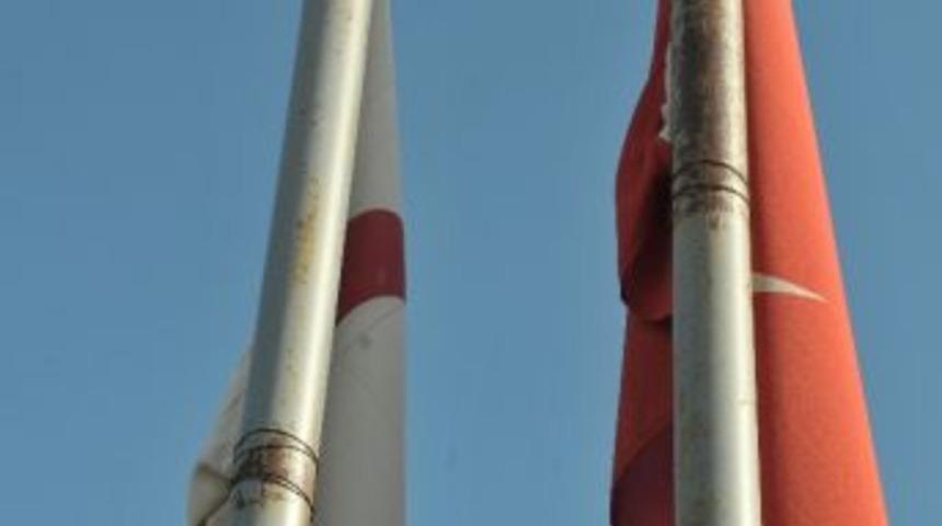 Hırsızlar G&ouml;rme Engellilerin Yoluna G&ouml;z Dikti