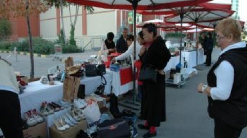 Kadınlar İ&ccedil;in El Ele